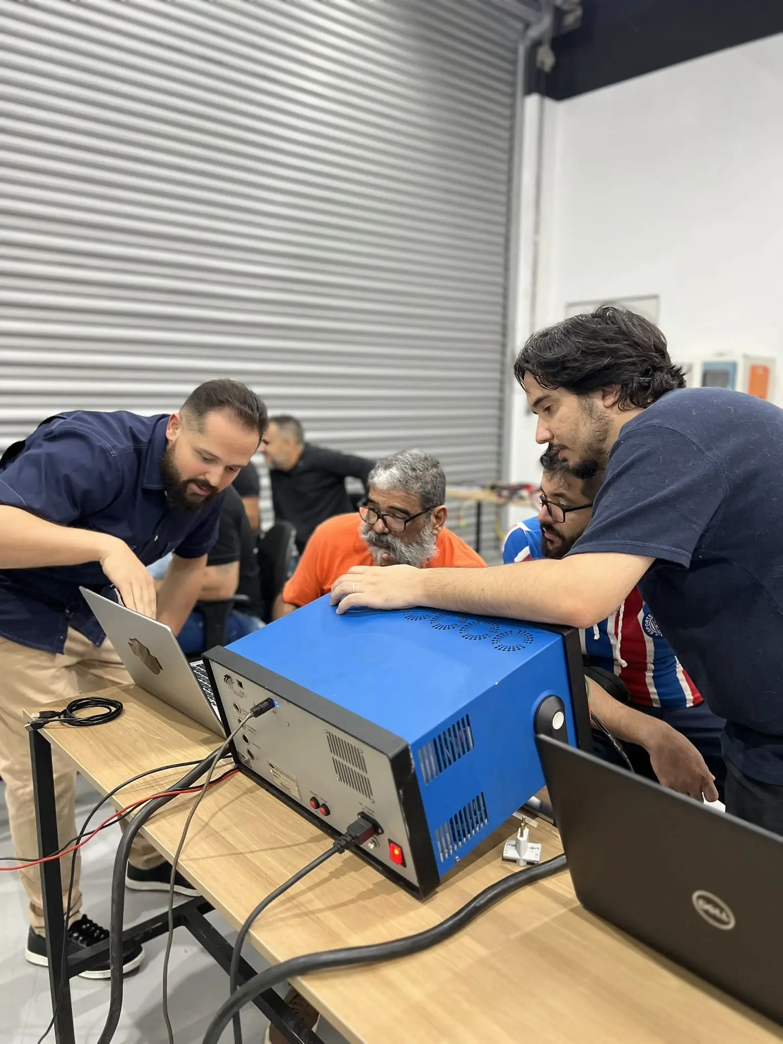 Hilton Rocha com alunos